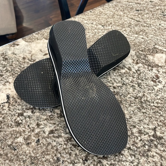 Skechers sandals size 8 - Picture 2 of 2